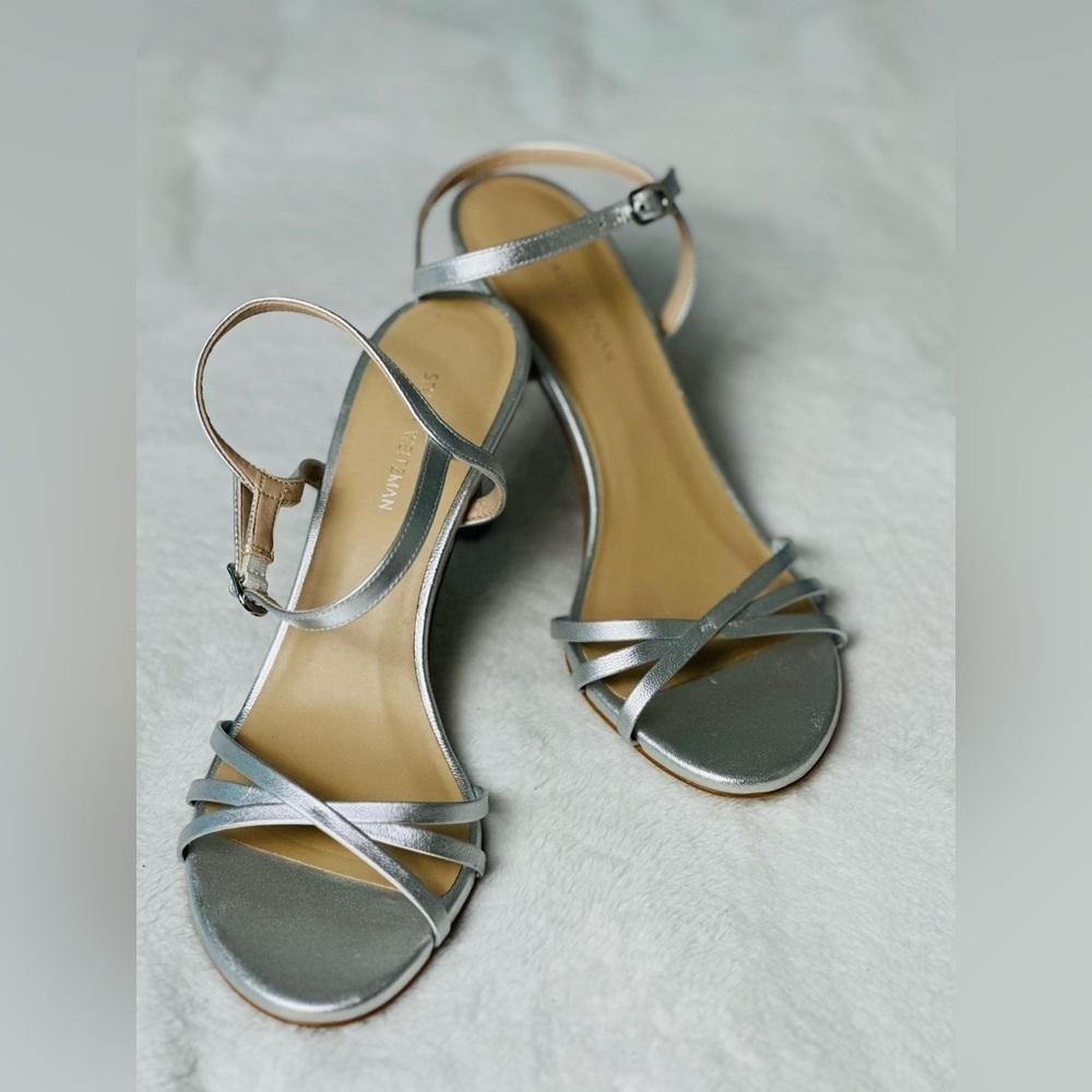 Stuart Weitzman Starla Ankle Strap Sandals in Silver Metallic Leather Size 7.5